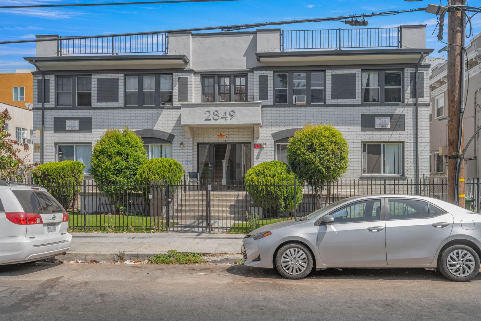 Los Angeles Apartment: 2849 San Marino Street