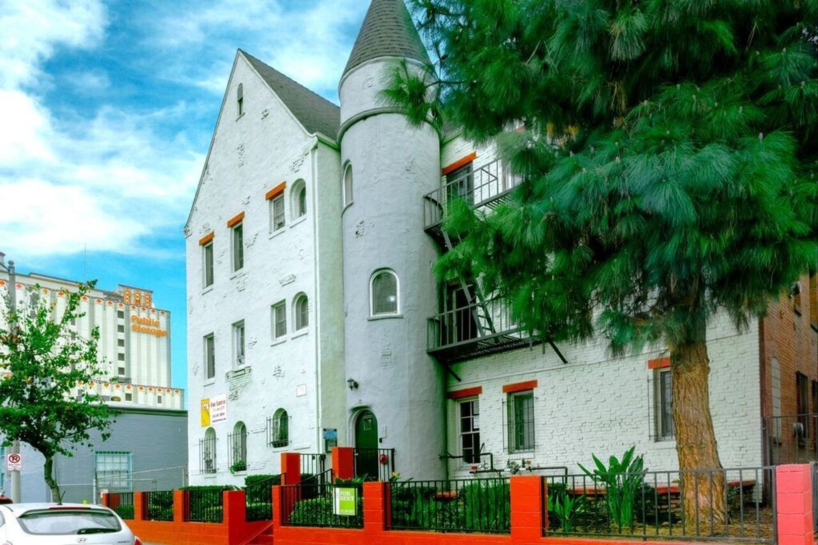 Los Angeles Apartment: 130 N. Westmoreland Ave