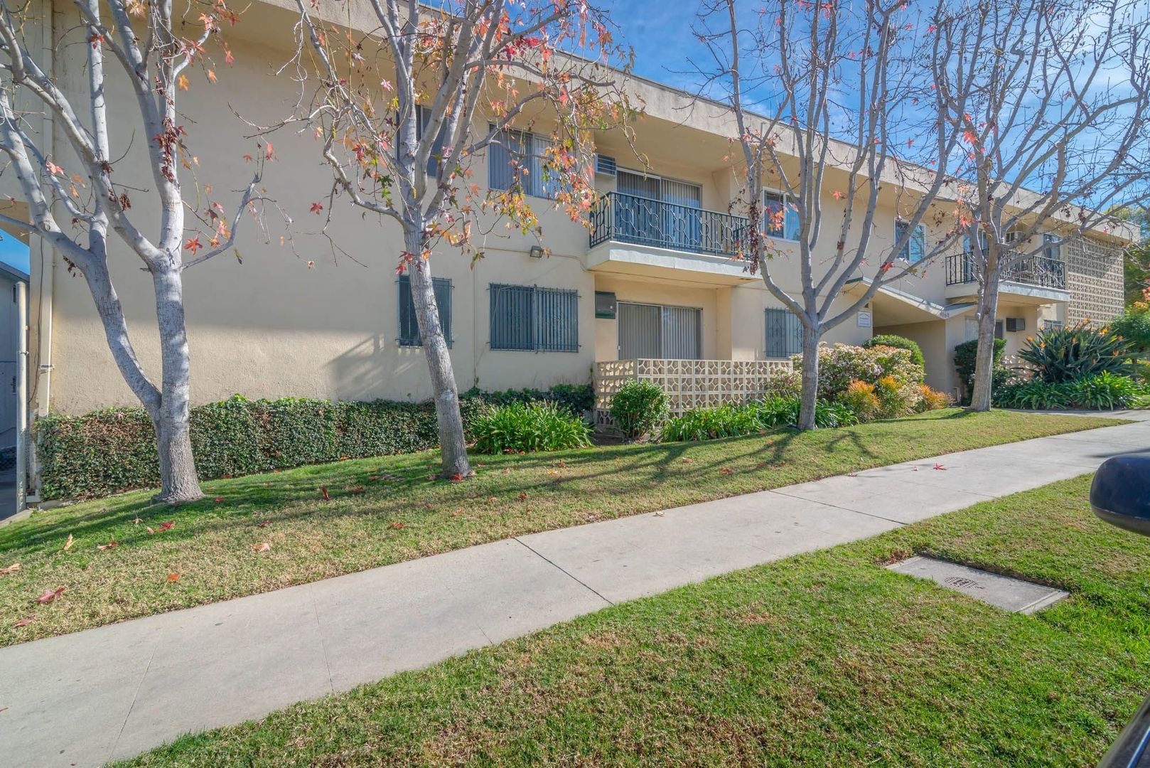 Los Angeles Apartment: 4060 Stevely Avenue