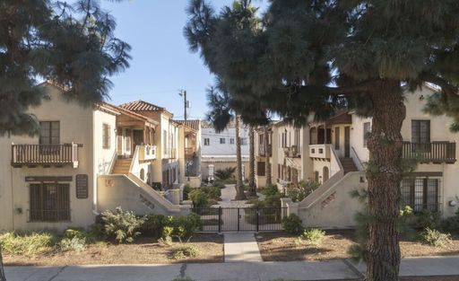 Move-In Ready: Unit 4172 3/4 - Beautiful 1-bedroom/1-bathroom in the Second Floor. - One Month Free. – photo 1