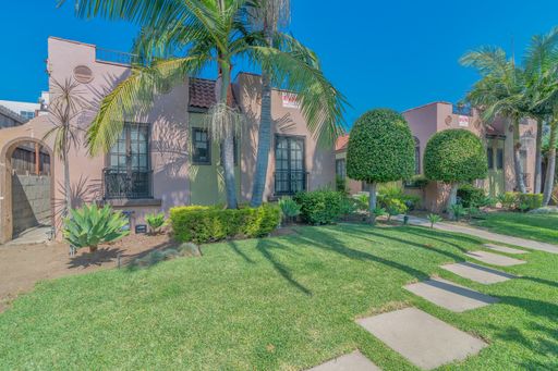 Move-In Ready: Unit 5323 3/4 - Beautiful 1-bedroom/1-bathroom Spanish Style Bungalow in the First Floor. - Washer and Dryer included. - Kitchen appliances included. – photo 1