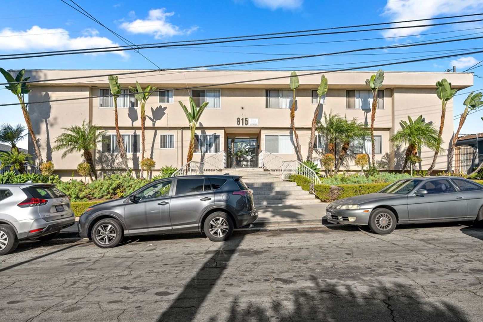 Inglewood Apartment: 815 Victor Ave