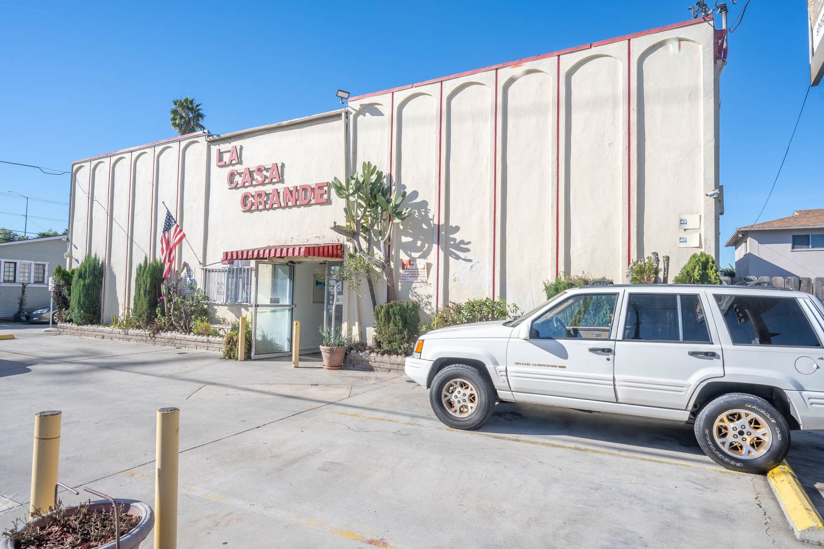 Inglewood Apartment: 11143 S. Inglewood Ave.