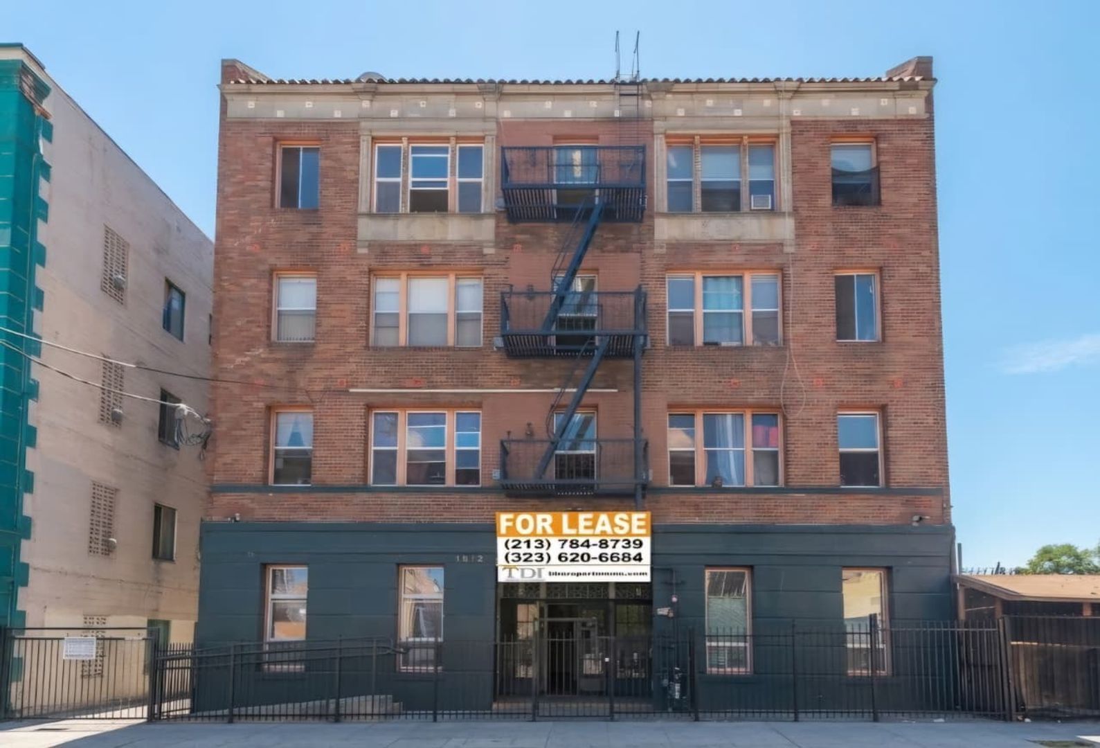 Los Angeles Apartment: 1812 W 5th Street