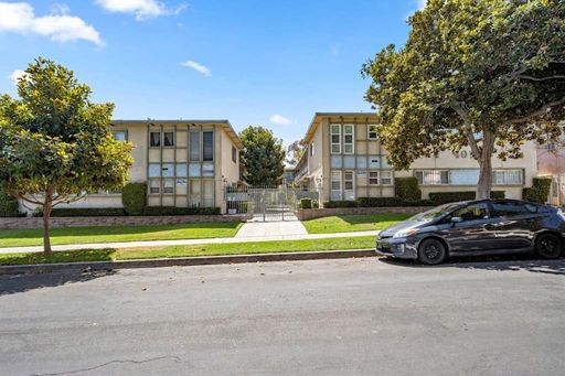 Move-In Ready: Unit 05 - Beautiful 1-bedroom/1-bathroom apartment in the First Floor. - One Month Free. – photo 1