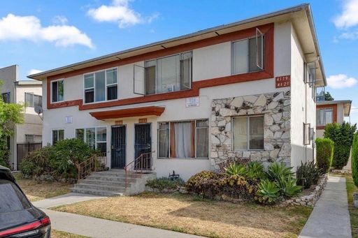 Move-In Ready: Unit 04 - Beautiful 1-bedroom/1-bathroom apartment in the Second Floor. – photo 1