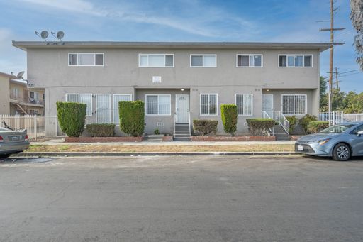 Move-In Ready: Unit 3212-02 - Beautiful 2-bedroom/1.5-bathroom apartment. Two level layout. - Parking included. – photo 1