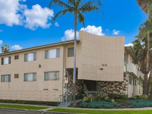 Move-In Ready: Unit 23 - Beautiful 1-bedroom/1-bathroom apartment in the Second Floor. - With pool in the property. - One month free. – photo 1