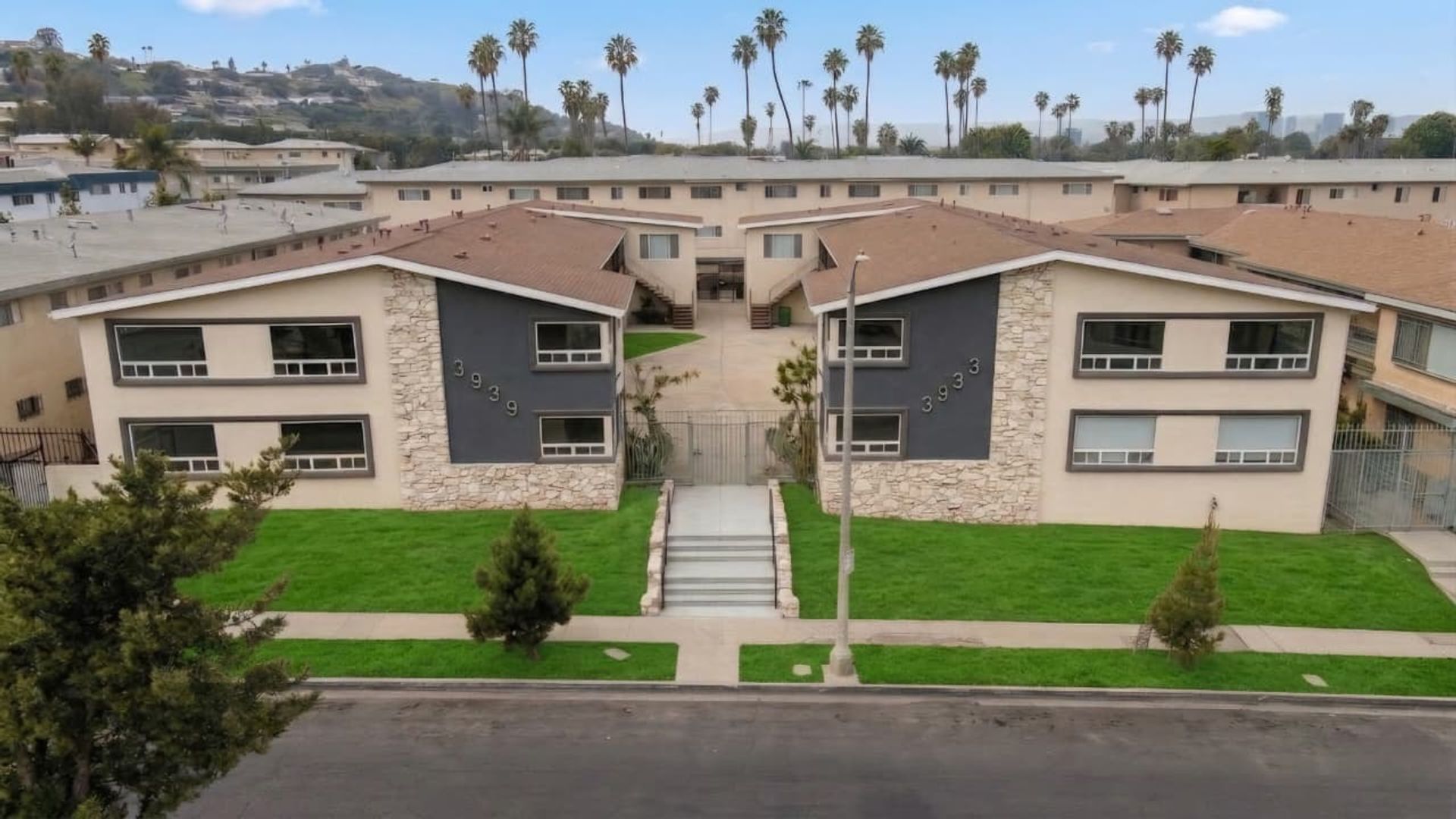 Los Angeles Apartment: 3933 Nicolet Ave