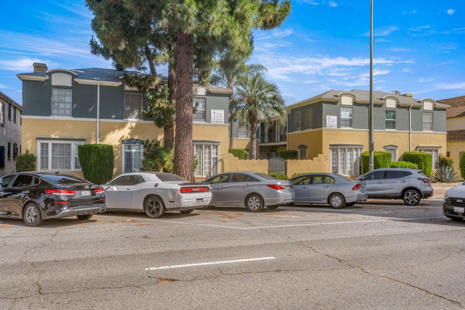 Los Angeles Apartment: 4189 Leimert Blvd