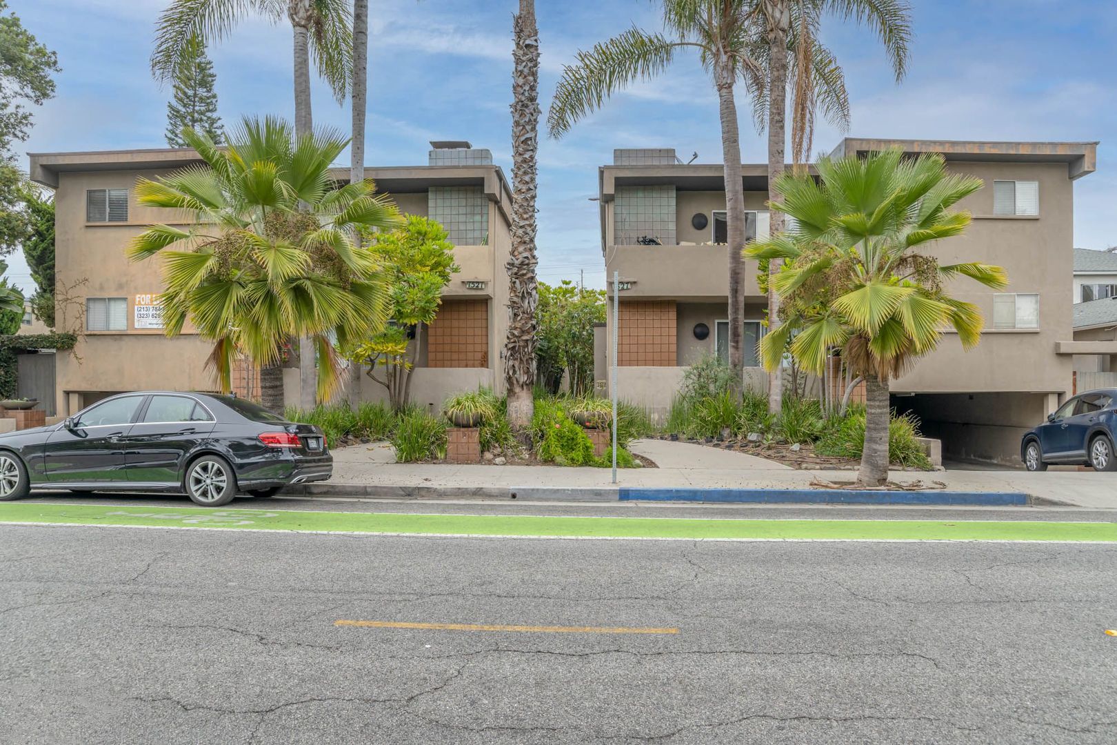 Santa Monica Apartment: 1521 & 1527 Yale Street