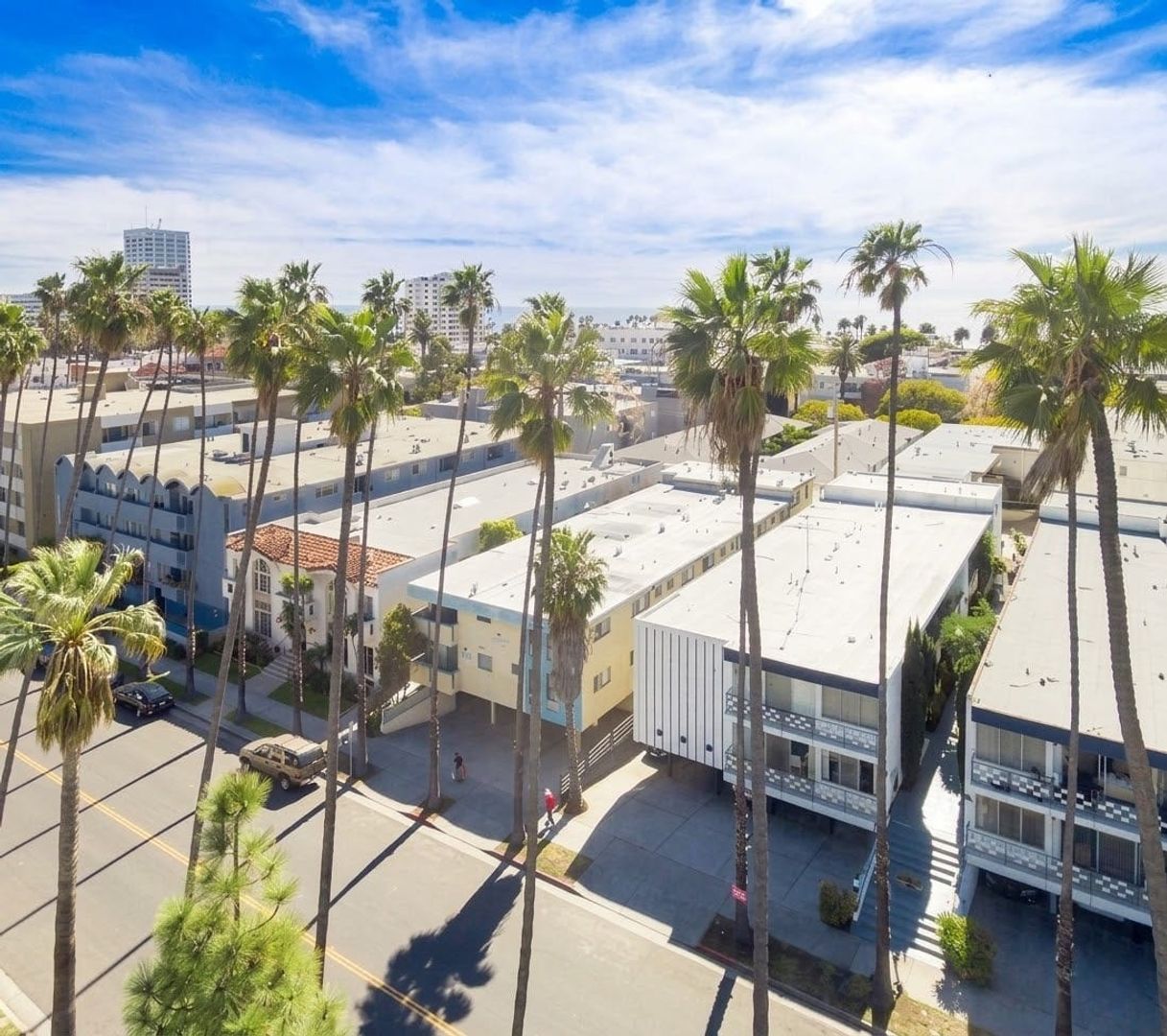 Santa Monica Apartment: 928 4th Street