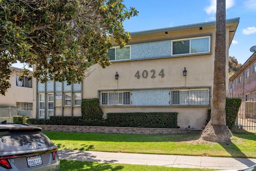 Move-In Ready: Unit 05 - Beautiful 2-bedroom/1-bathroom apartment in the Second Floor. - With Parking Included. - One Month Free. – photo 1