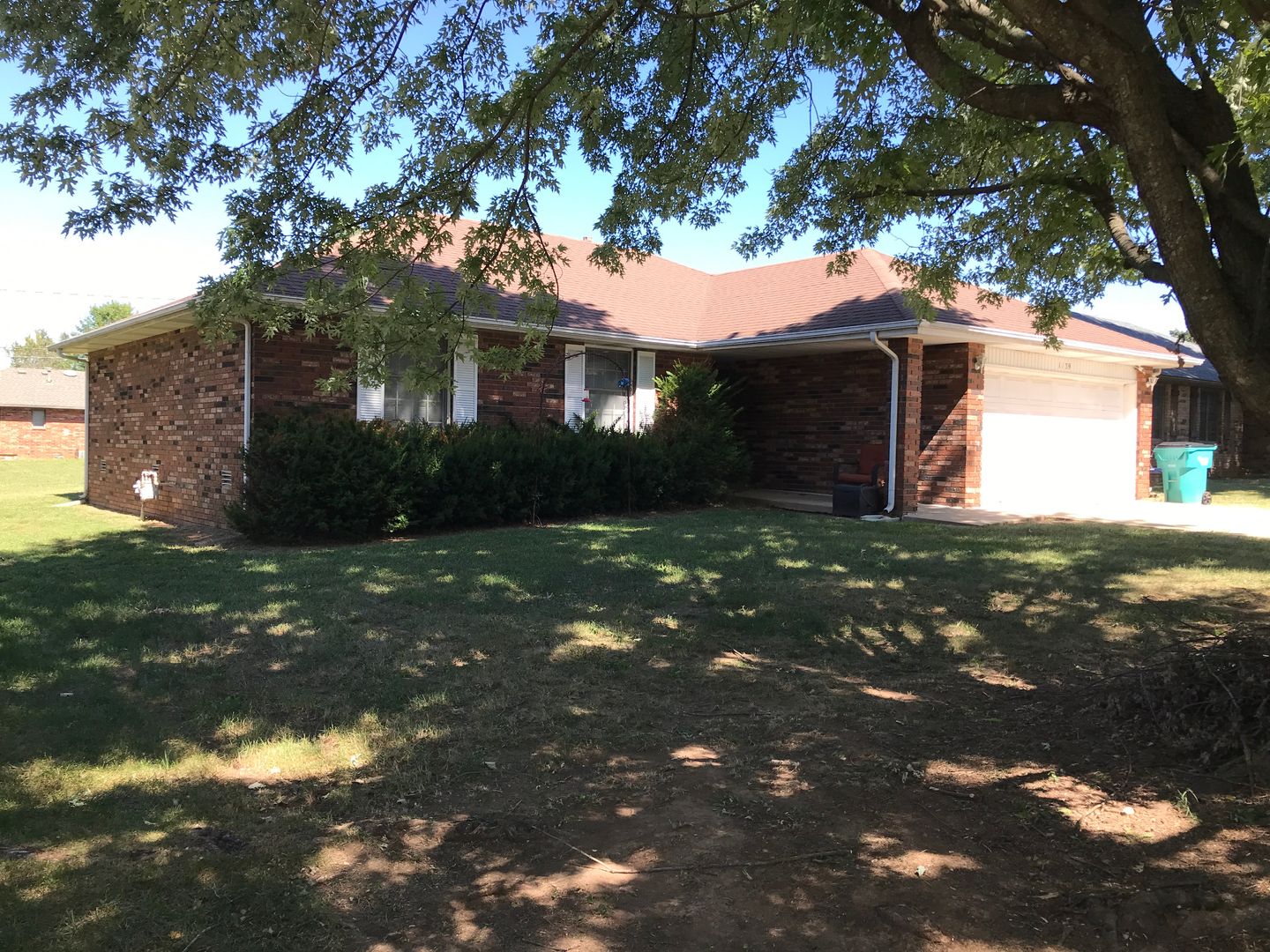 Springfield House: 1139 W Whiteside St