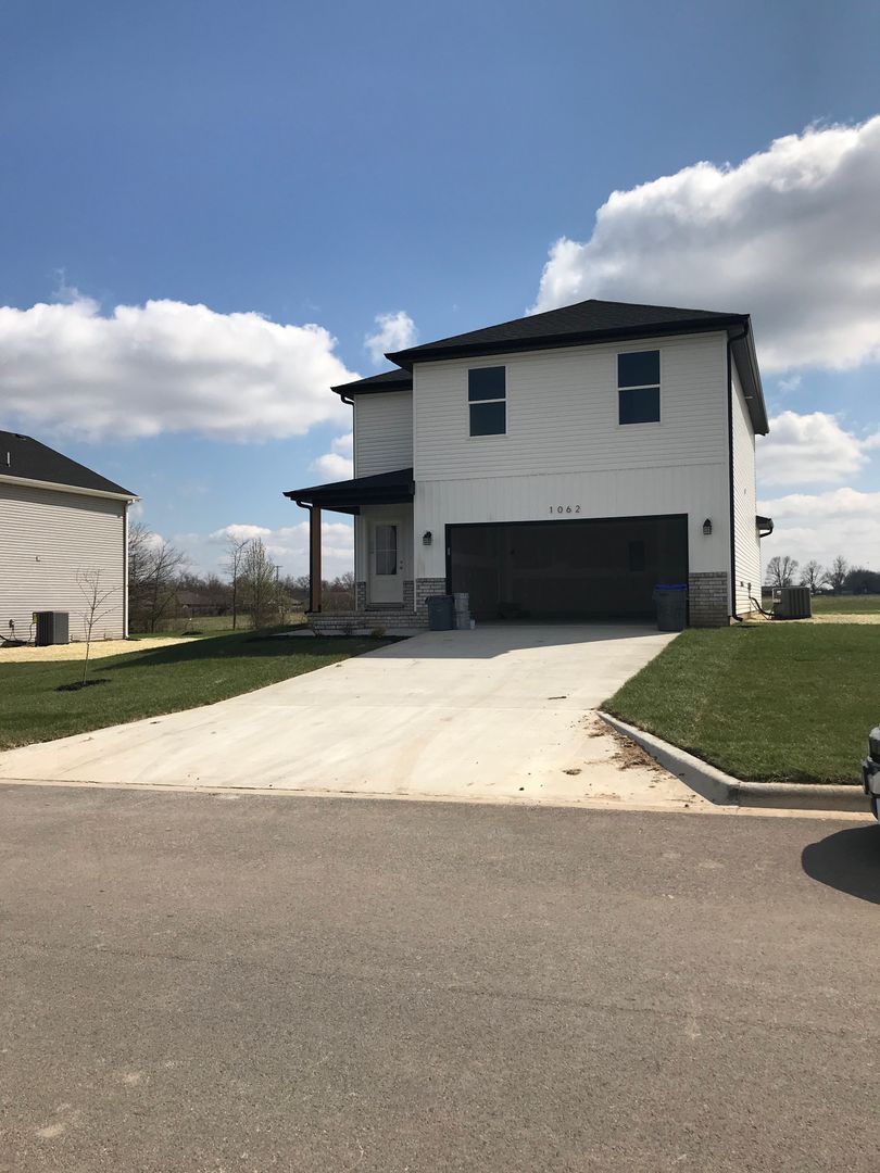 Republic House: 1062 W Holly Street