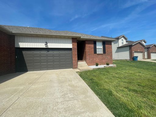 Executive Rental in Ozark-Move in Special 50% off 1st months' rent – photo 1