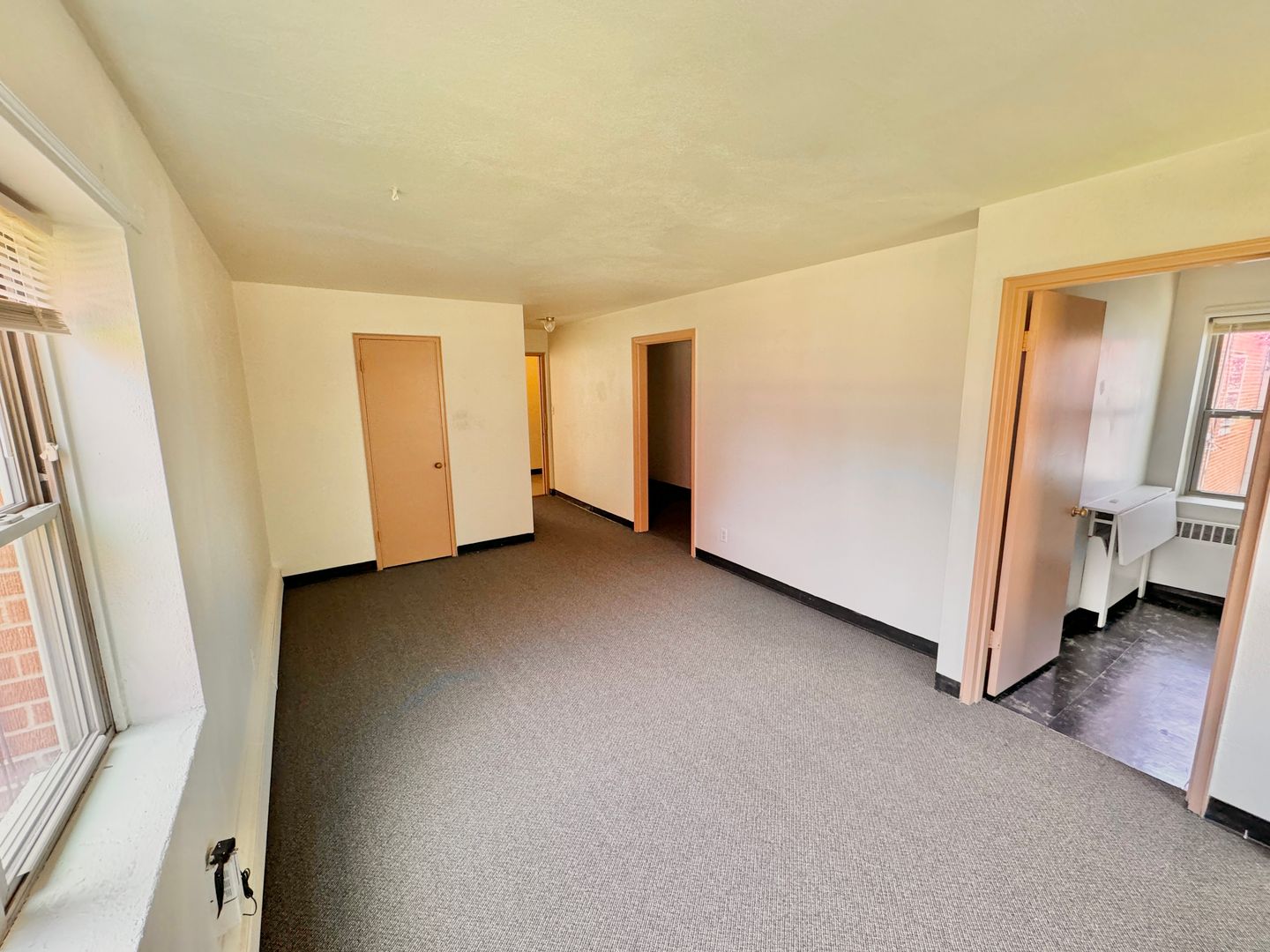 Rochester Apartment: 1510 3rd Ave NE