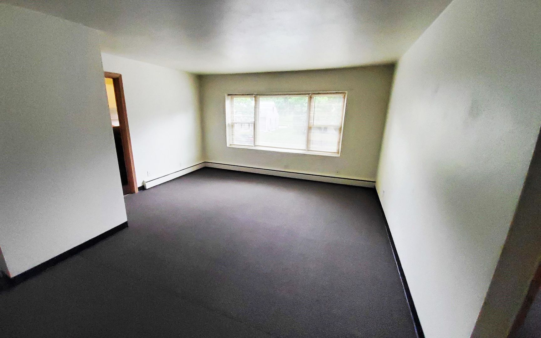 Rochester Apartment: 1516 3rd Ave NE