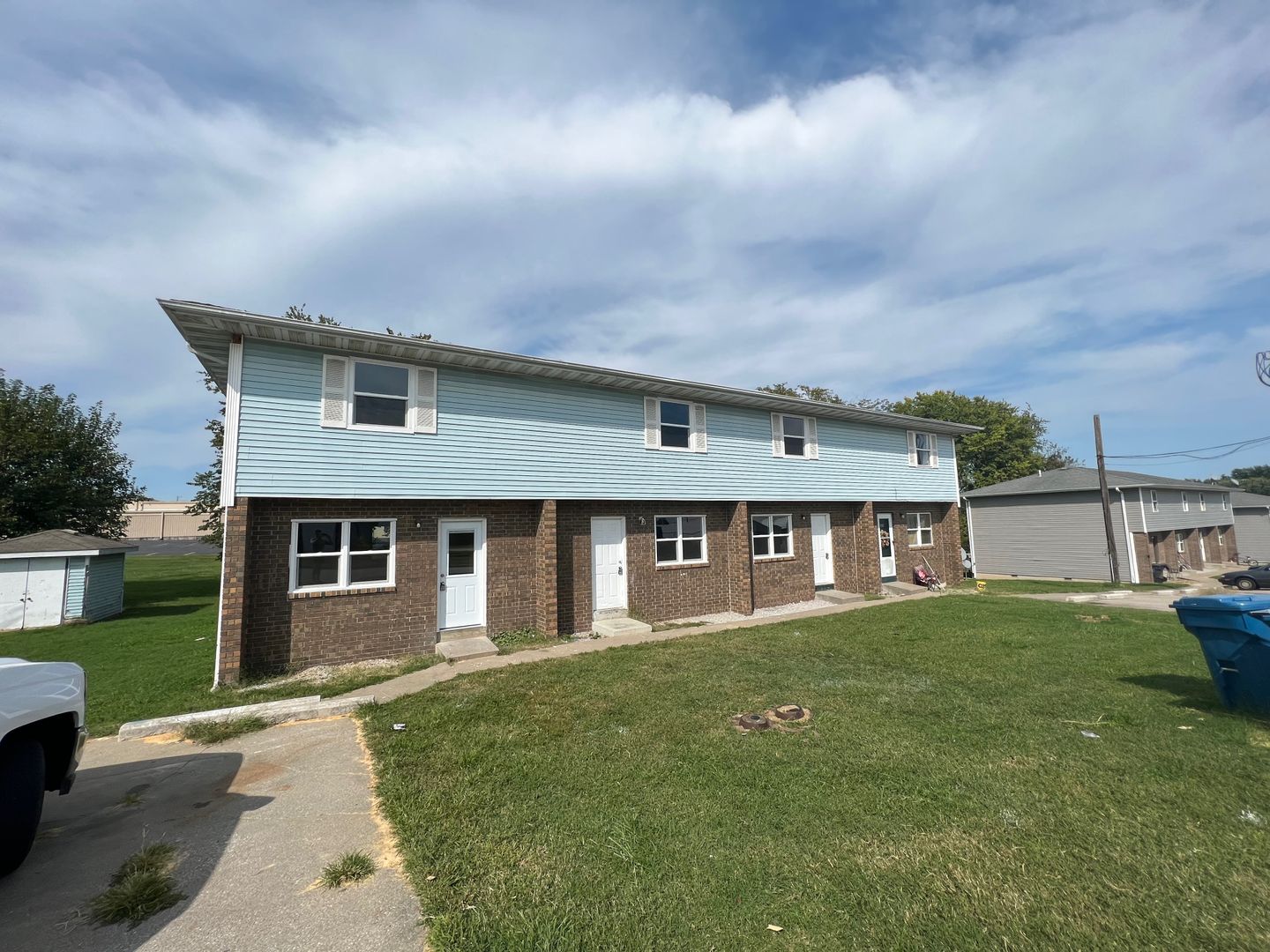 Ozark Apartment: 603 E Bain St
