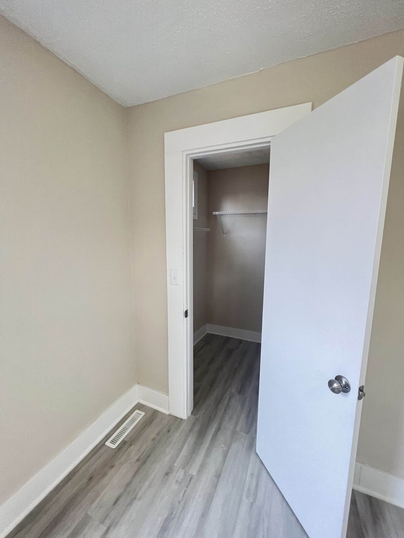 Springfield House: 539 S Fort Ave
