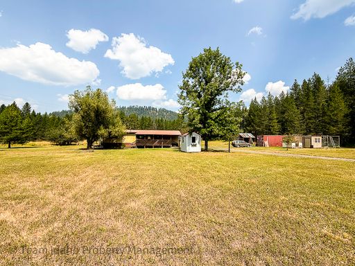 Country Living! 3 Bed/ 2 Bath single family home in Fernwood Idaho