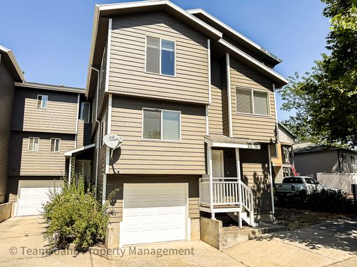 4 Bed/3 Bath Three Story Condo Near Bus Routes and Shopping – photo 1