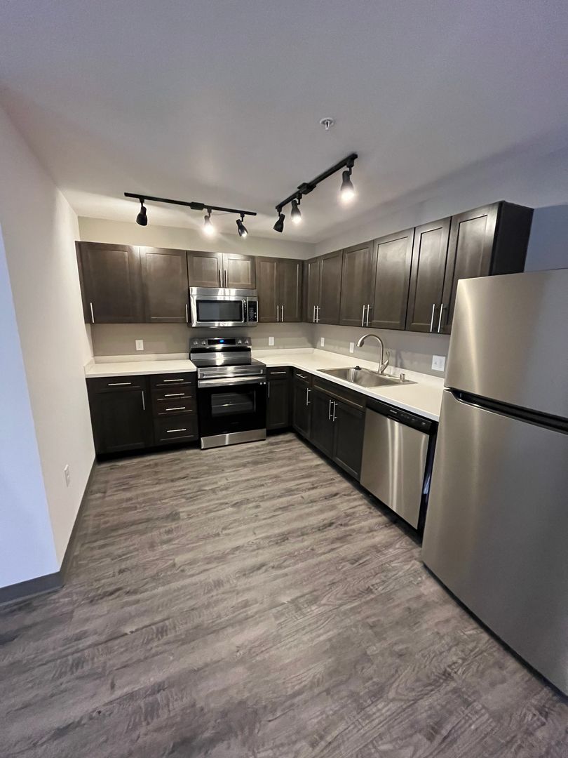 Albuquerque Apartment: 2500 Carlisle Blvd NE