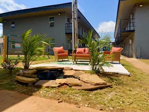 2 bed 1 bath – photo 1