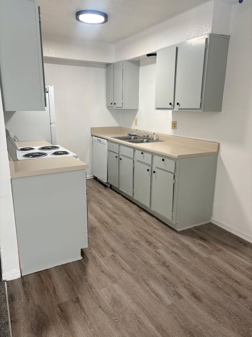 Oklahoma City Apartment: 5804 S Harvey Ave