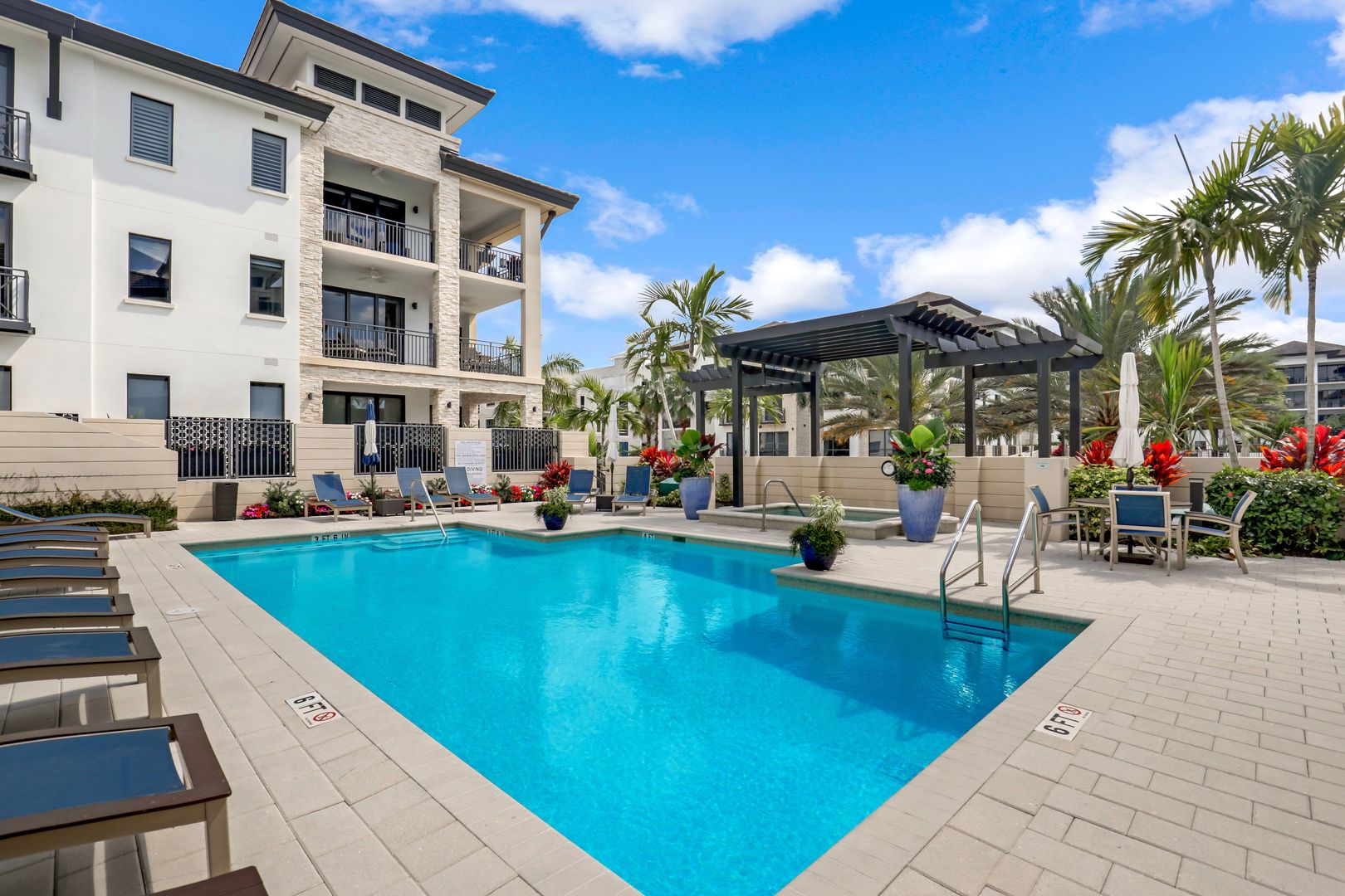 Pool at 1035 3rd Ave S #215 (2 of 2)