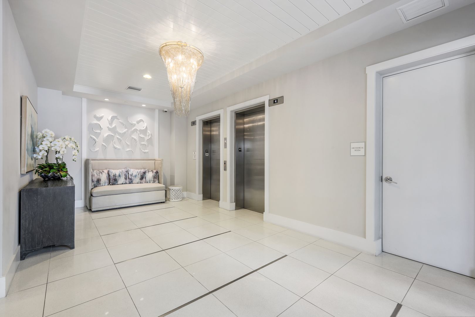 Lobby at 1035 3rd Ave S #215