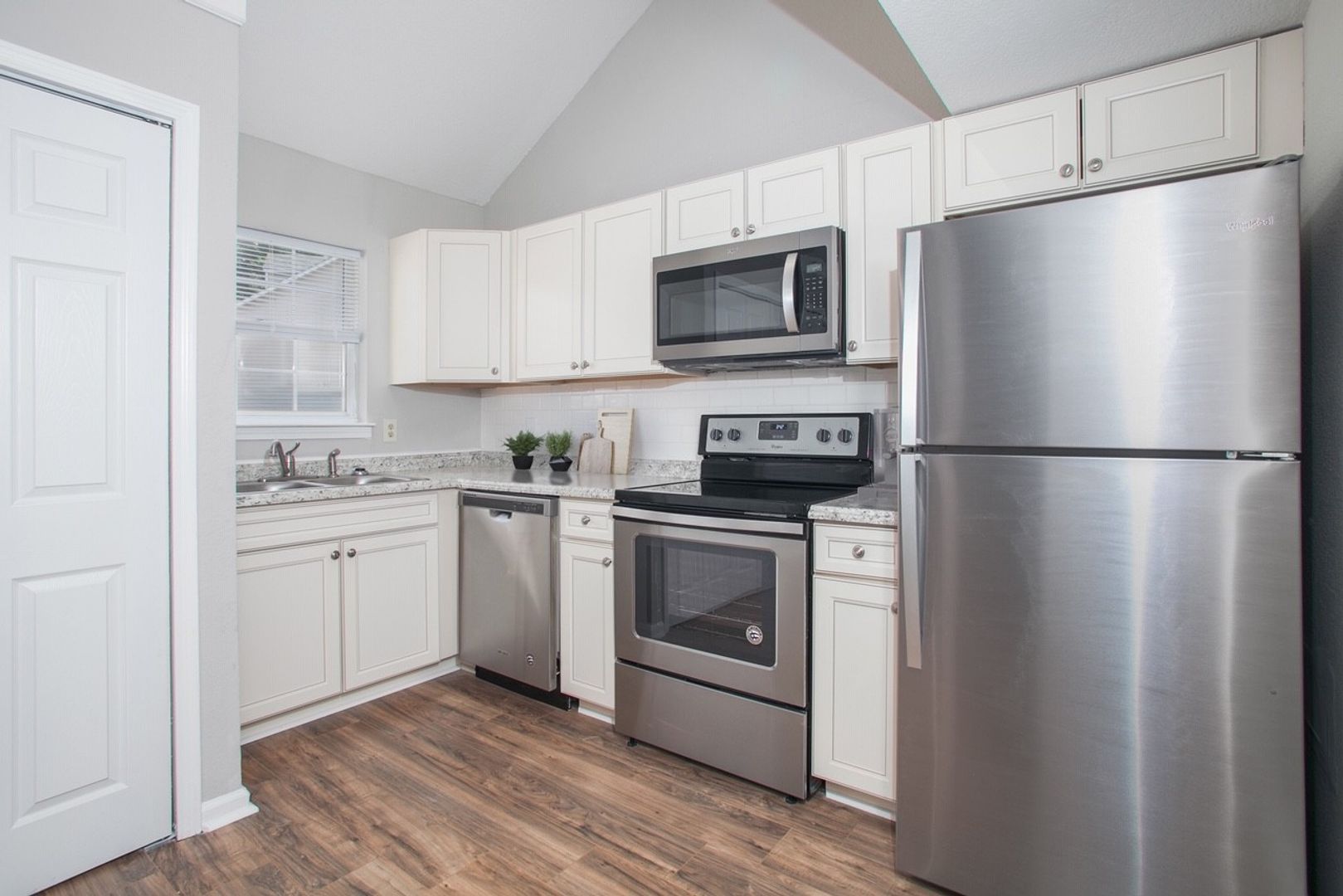 The Lofts at Crown Point 4 of 10