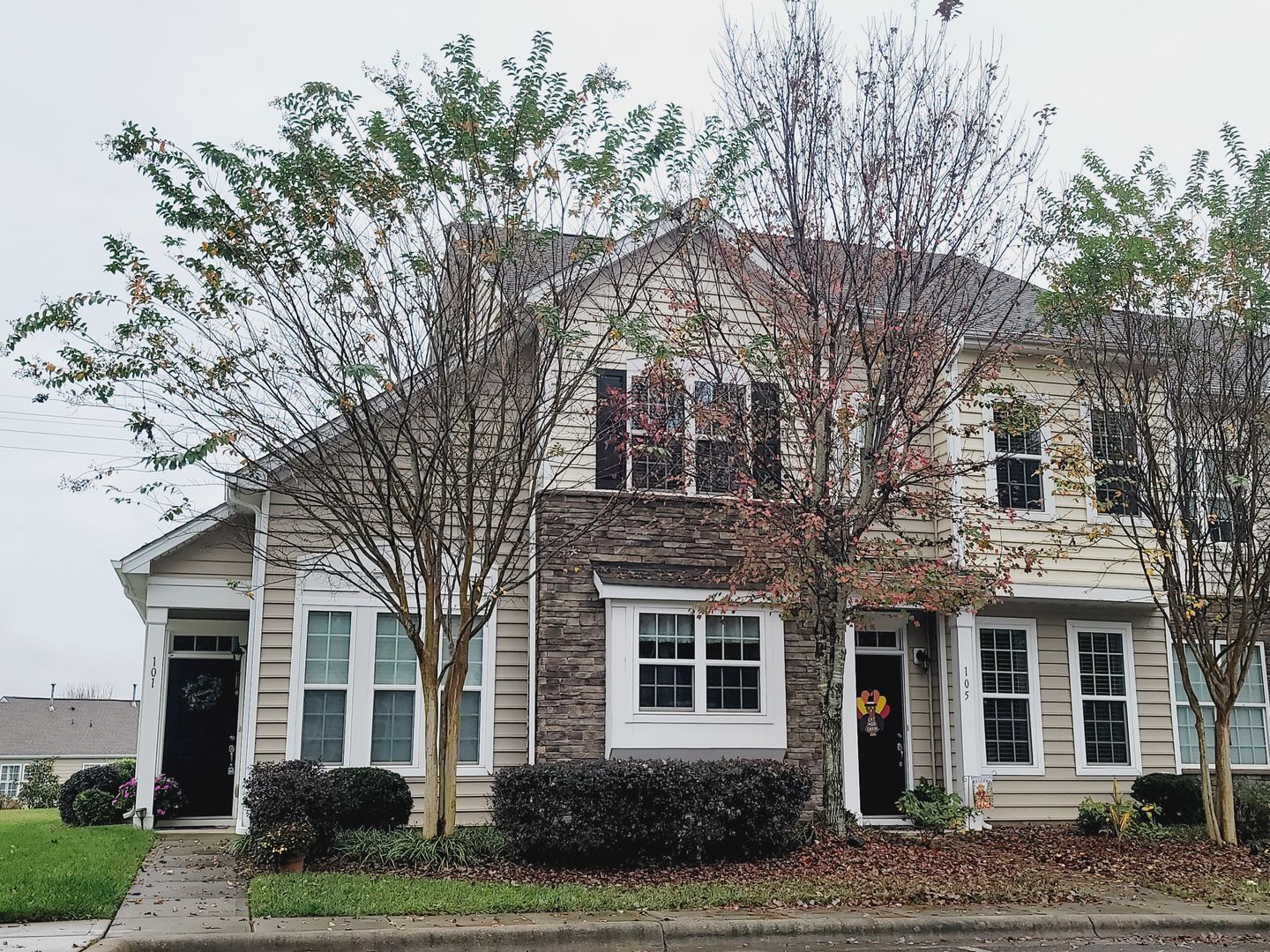 Belmont Townhome: 101 Prairie View Ct
