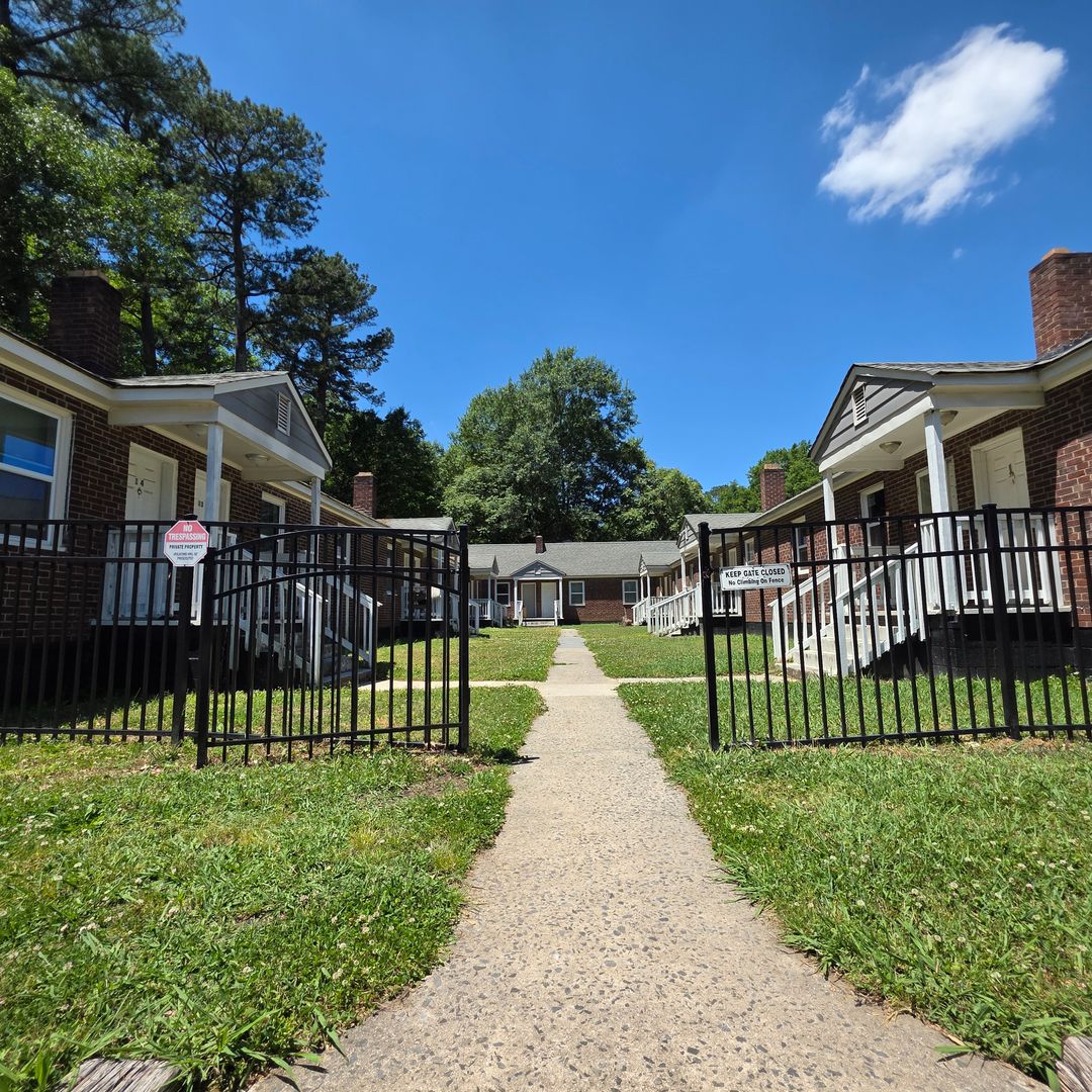 Gastonia Apartment: 417 S Emerson St