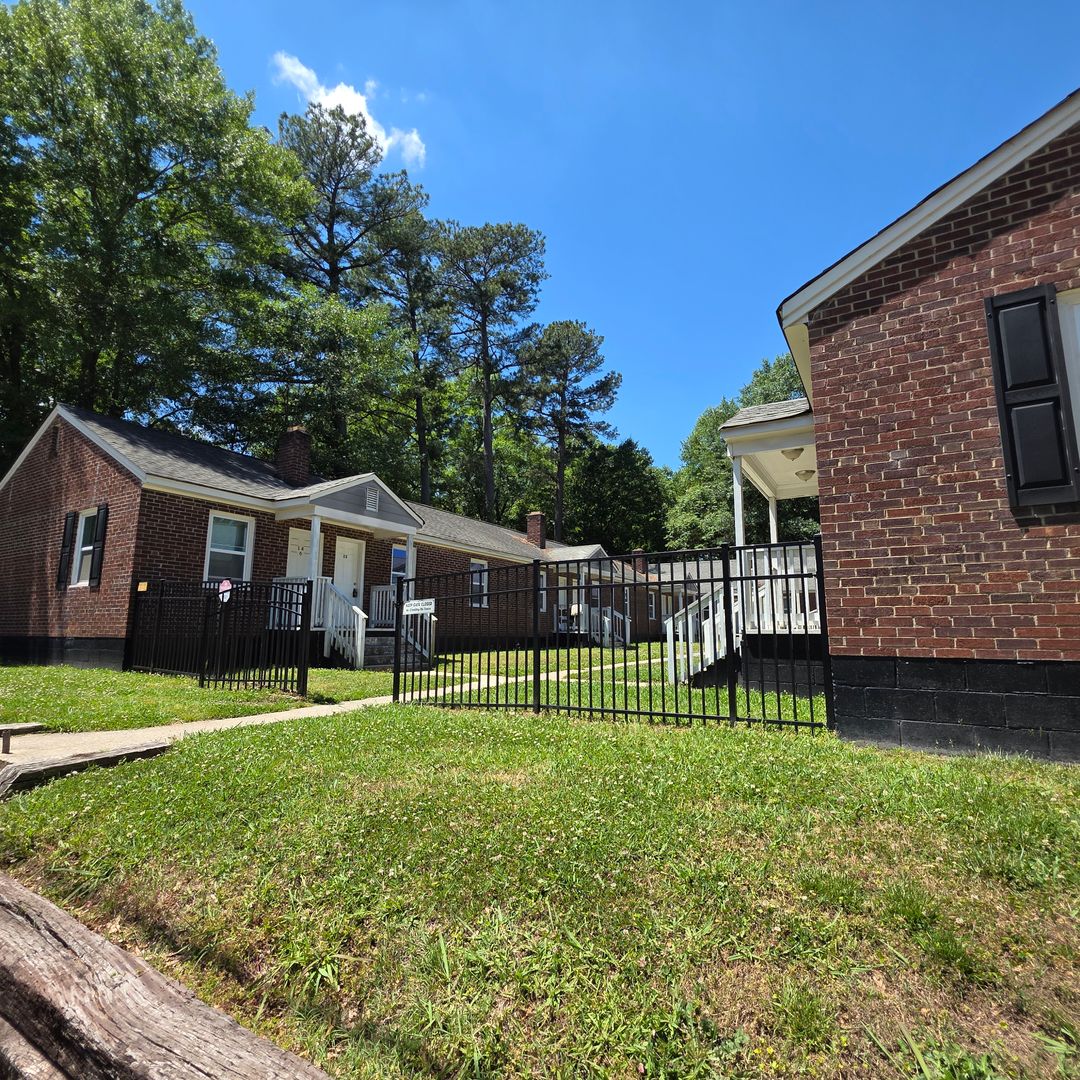 Gastonia Apartment: 417 S Emerson St