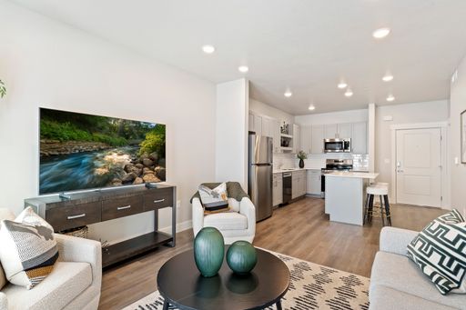 City Flats Sign a lease between 9/1-9/30 and get $500 off move in and $300 off refundable security deposit amount on 6-15 month lease OAC – photo 1