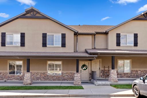 Oakwood Apartments Sign Between 9/1-9/30 & get $300 off refundable deposit – photo 1