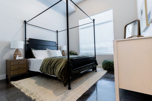 Hilltop Towers 1 Bed/1 Bath Sign 12-15 mo lease between 9/1-9/30 and get $300 move-in credit and $300 off refundable security deposit amount OAC