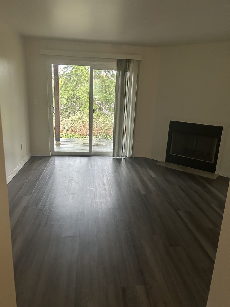 Federal Way Apartment: 118 S. 339th Circle