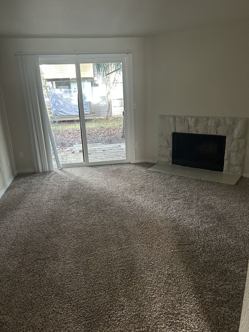 Federal Way Apartment: 33727 1st Place S.