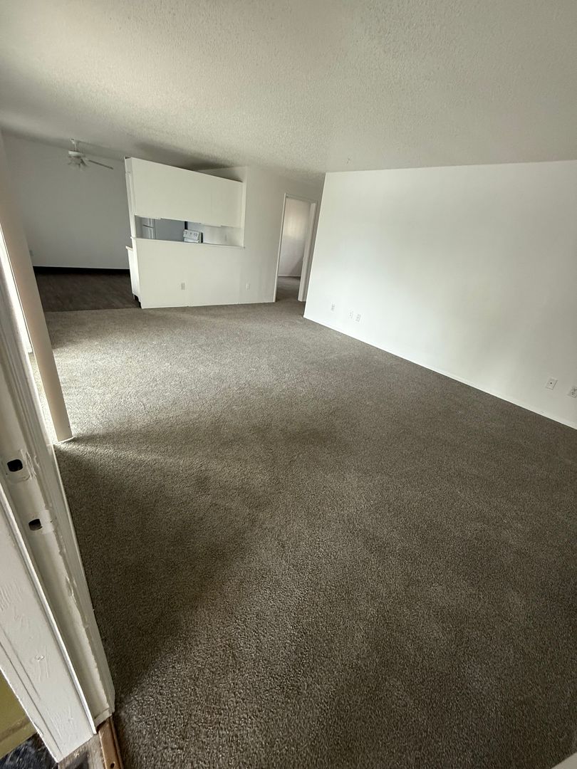 Tukwila Apartment: 3445 S 144th St