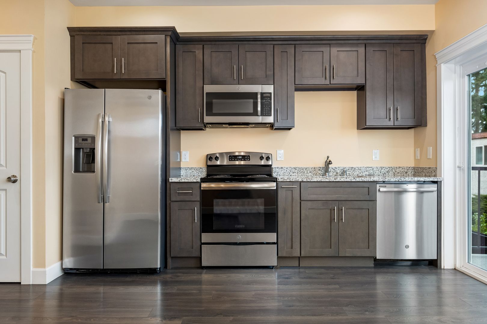 Burien Apartment: 12614 Ambaum Blvd SW Apt. 208