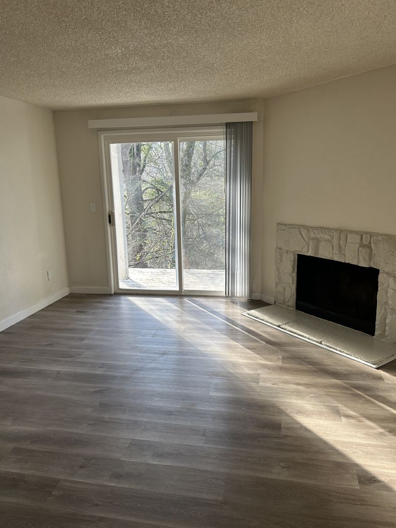 Federal Way Apartment: 13 South 338th Place