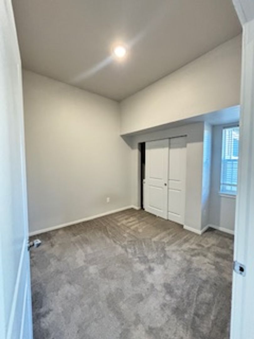 Tacoma Apartment: 2515 South 48th
