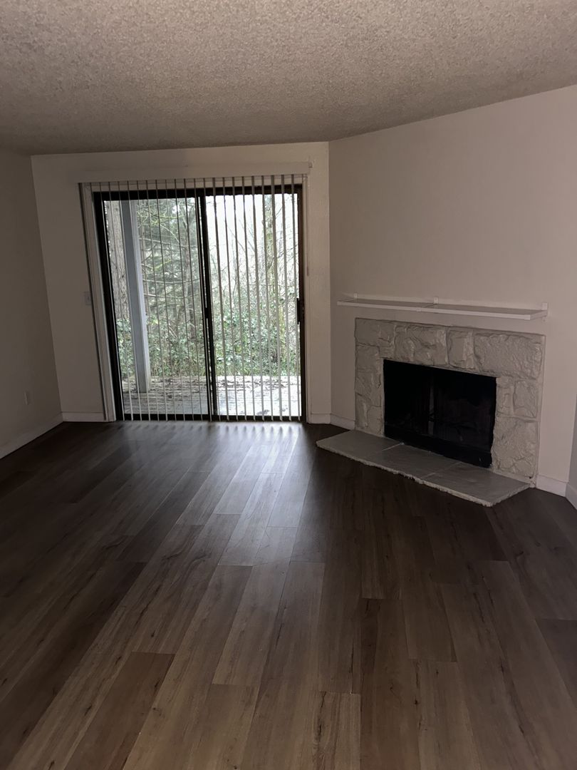 Federal Way Apartment: 17 South 338th Place