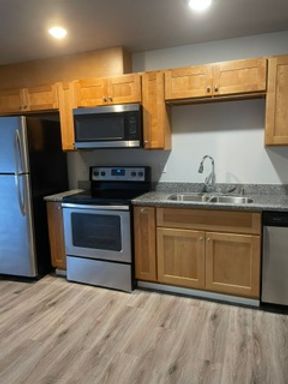 ONE MONTH FREE! $. One bedroom – photo 1