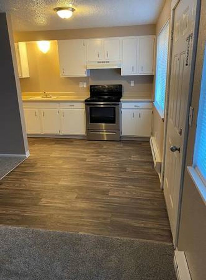 Auburn Apartment: 2020 "F" Street SE