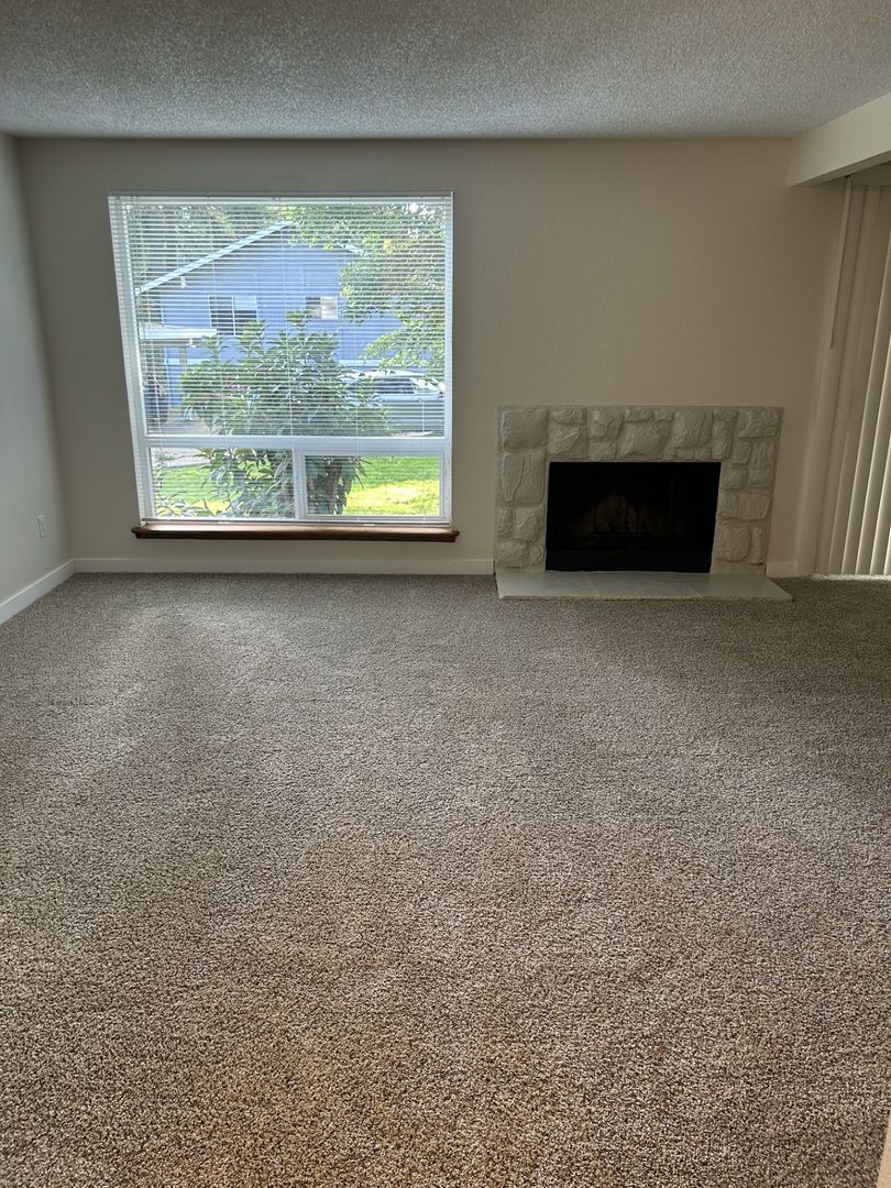 Federal Way Apartment: 25 South 342nd Place