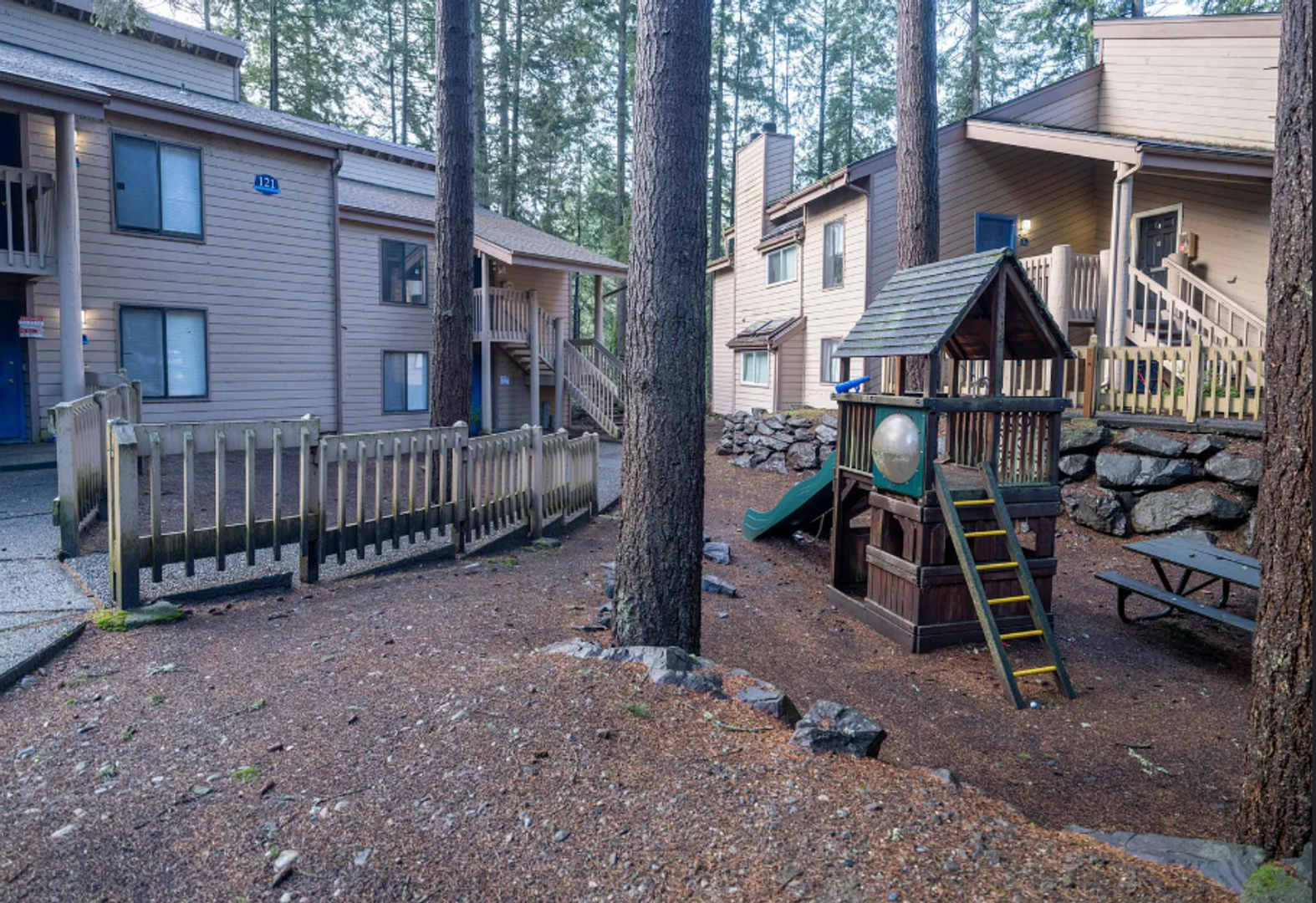 Federal Way Apartment: 117 South 330th Street