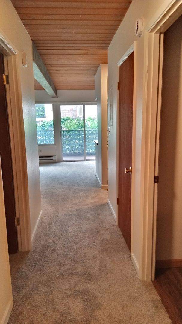 Burien Apartment: 115 SW 155th Street #11